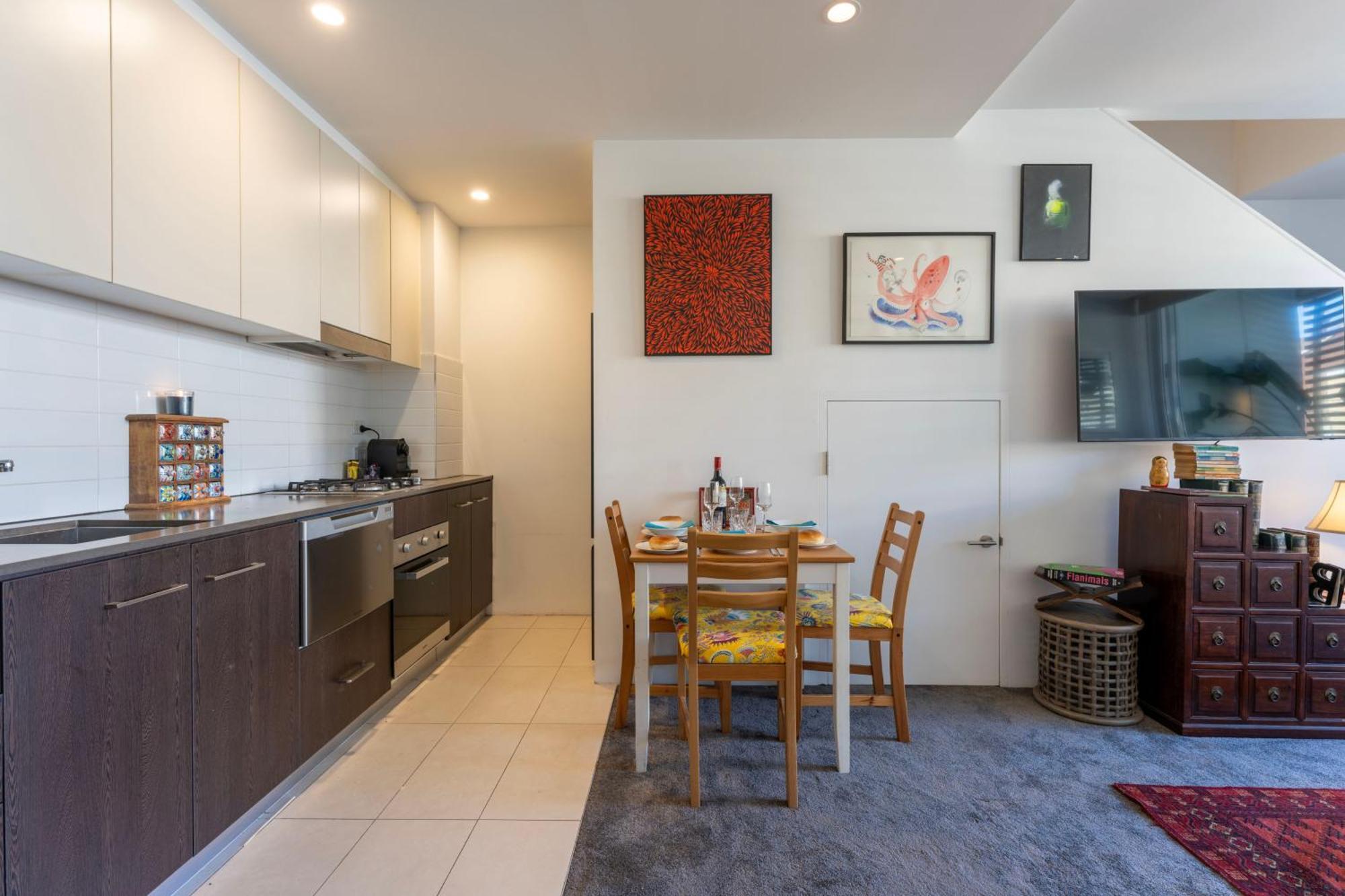 Elegant Apartment, Heart Of Newtown With Secure Parking * Sydney