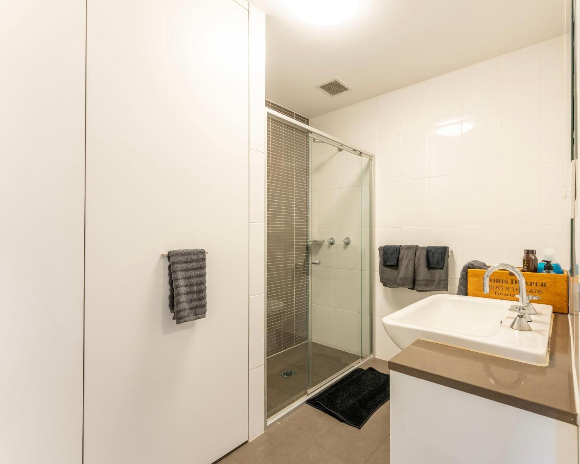 Apartment Elegant Apartment, Heart Of Newtown With Secure Parking Sydney