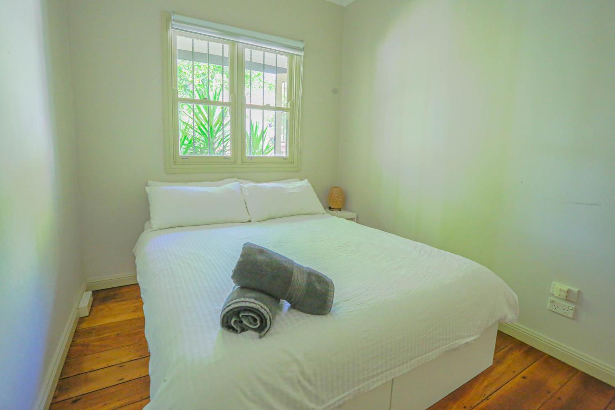 Elegant 2 Bedroom Close To Buz Bridge Rd 2 E-bikes Included Holiday home Sydney