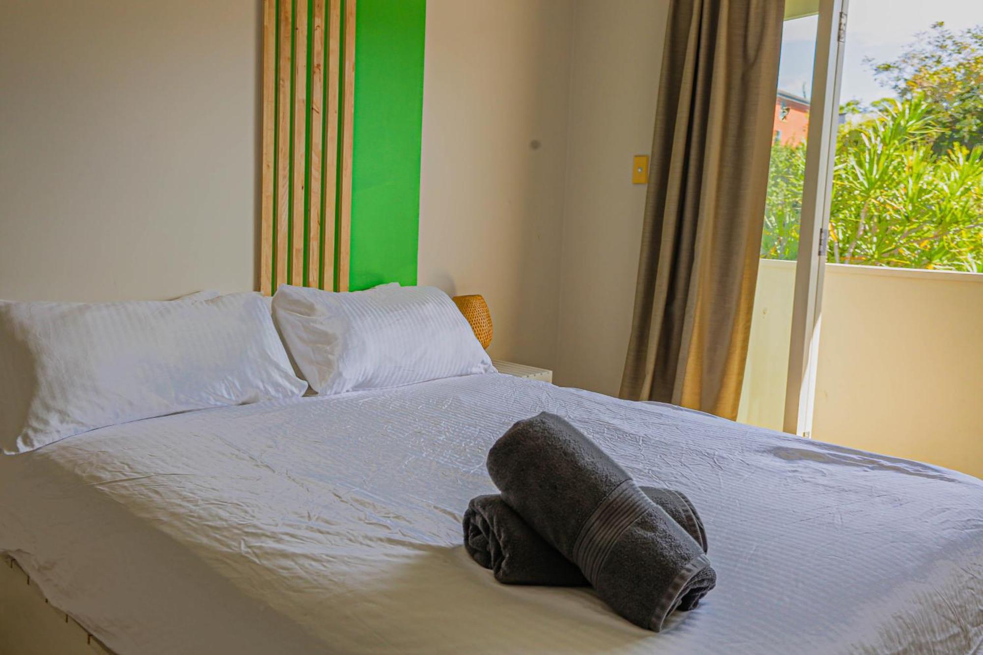 Elegant 2 Bedroom Close To Buz Bridge Rd 2 E-bikes Included Holiday home Sydney