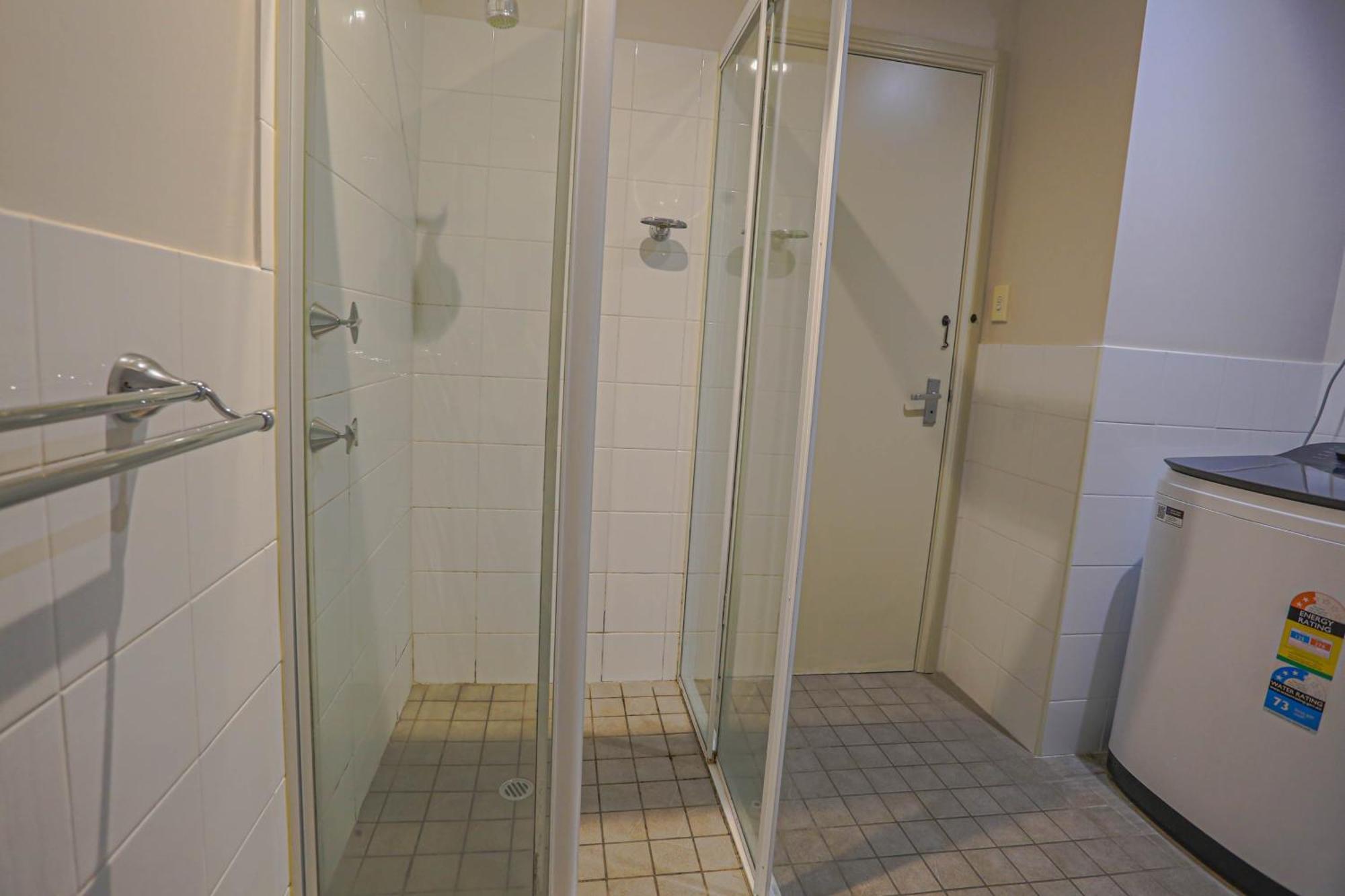 Elegant 2 Bedroom Close To Buz Bridge Rd 2 E-bikes Included Holiday home Sydney