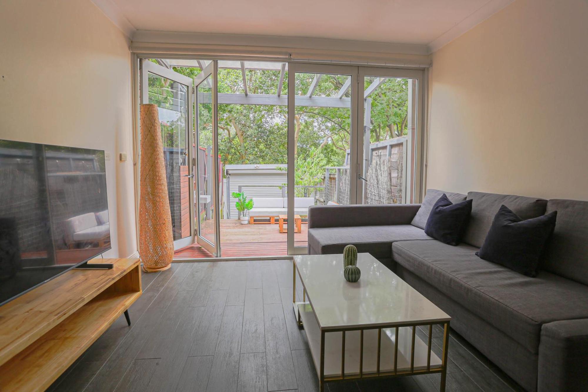 Ideal 3 Bedroom House Centre Glebe 2 E-bikes Included Sydney