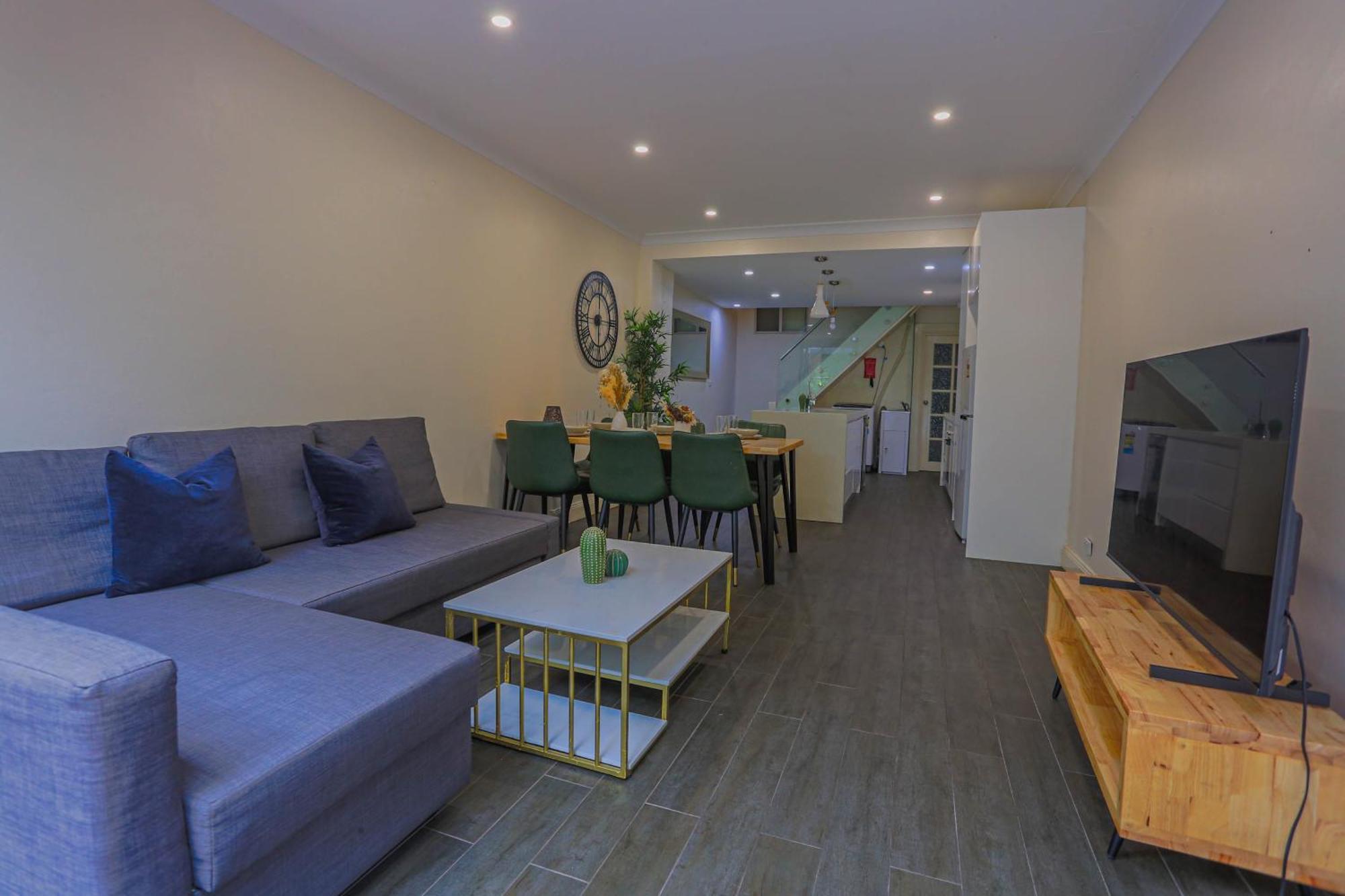 Ideal 3 Bedroom House Centre Glebe 2 E-bikes Included Holiday home *