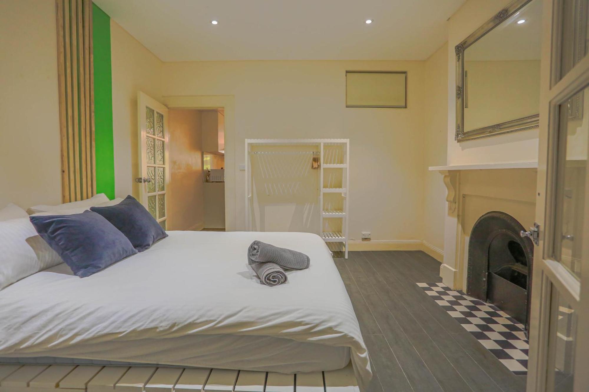 Ideal 3 Bedroom House Centre Glebe 2 E-bikes Included Holiday home