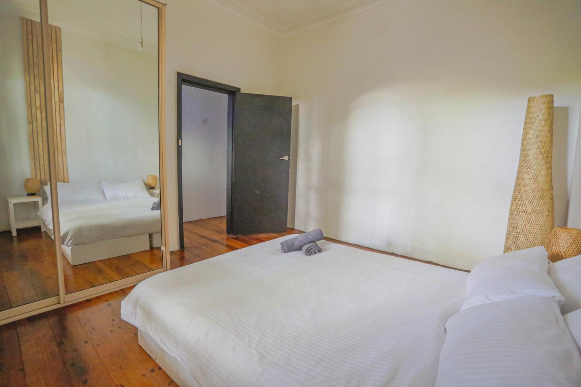 Affordable 2 Bedroom House Surry Hills 2 E-bikes Included Holiday home *