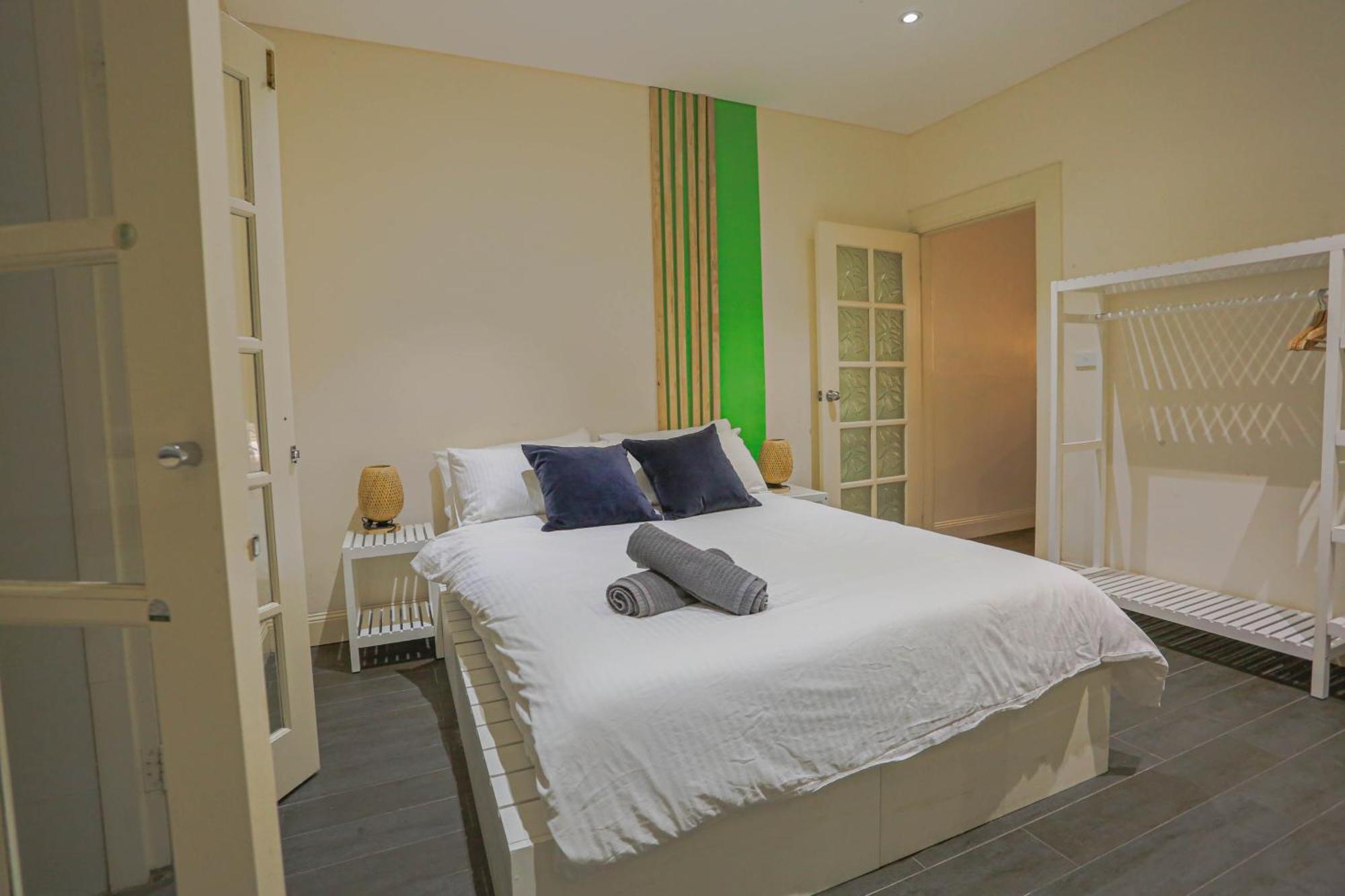 Ideal 3 Bedroom House Centre Glebe 2 E-bikes Included Sydney