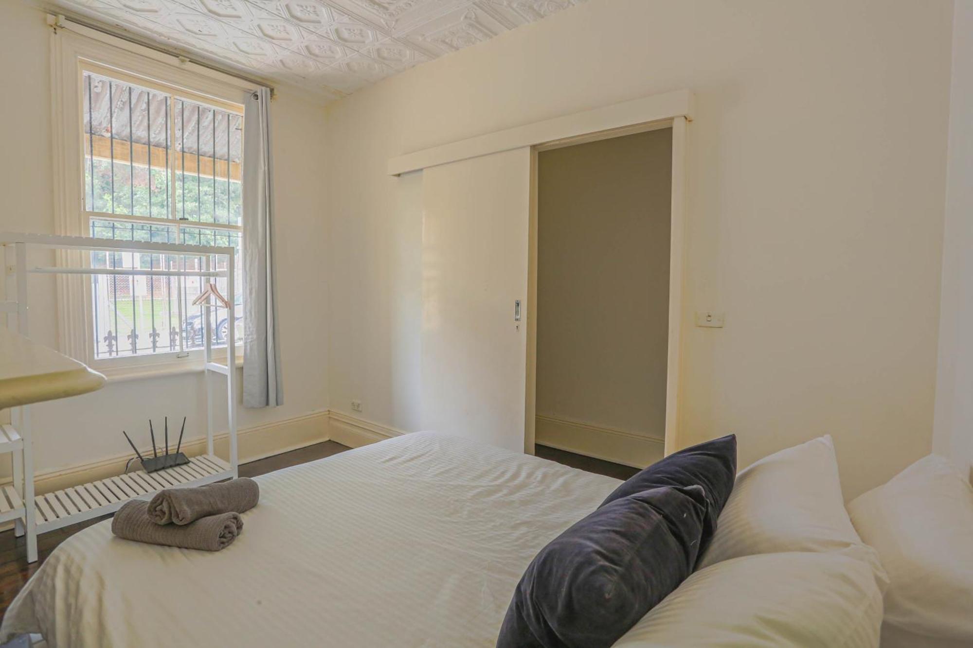 Ideal 3 Bedroom House Centre Glebe 2 E-bikes Included Holiday home *