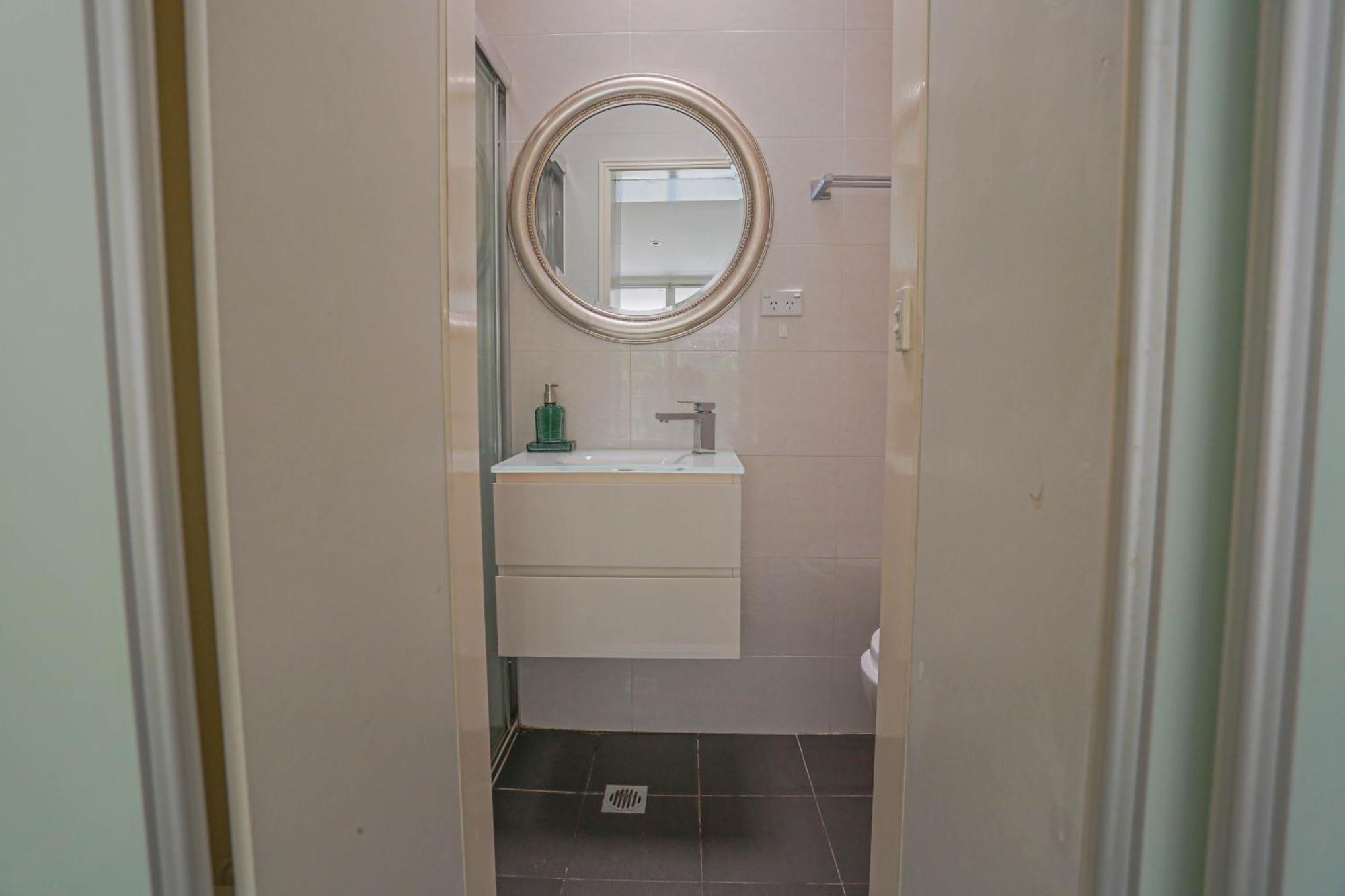 Ideal 3 Bedroom House Centre Glebe 2 E-bikes Included Holiday home