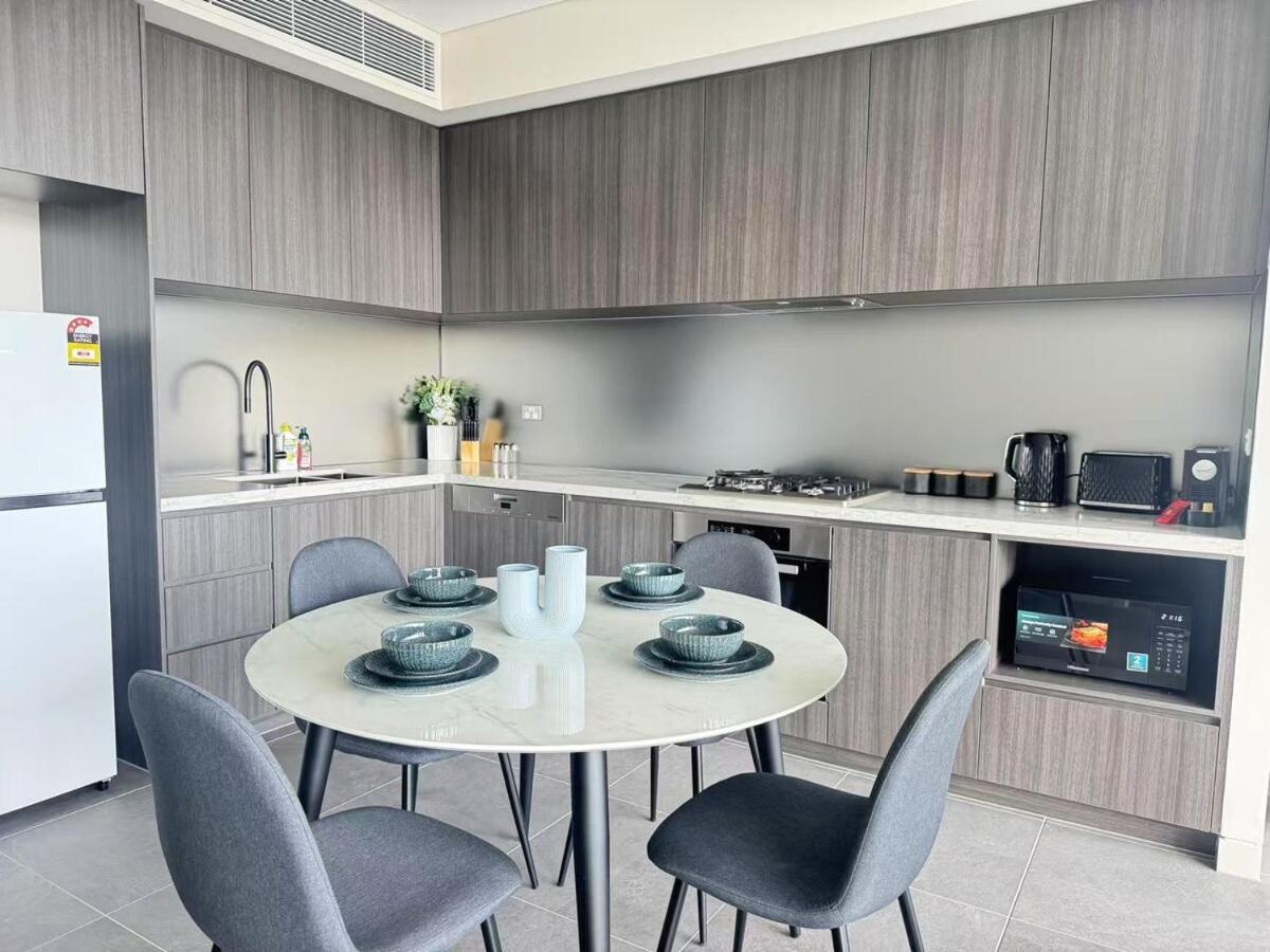 New In Olympic Park With Pool And Gym * Sydney