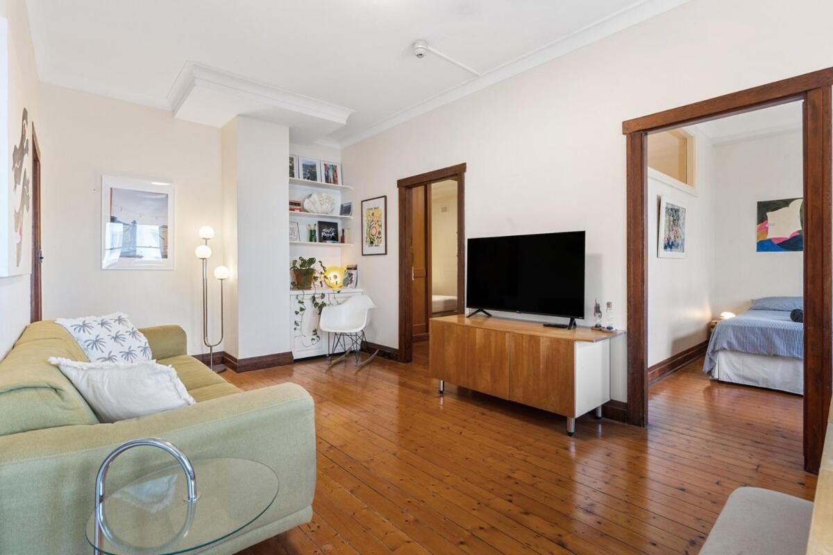 Apartment Views, Grand Art Deco 2bed
