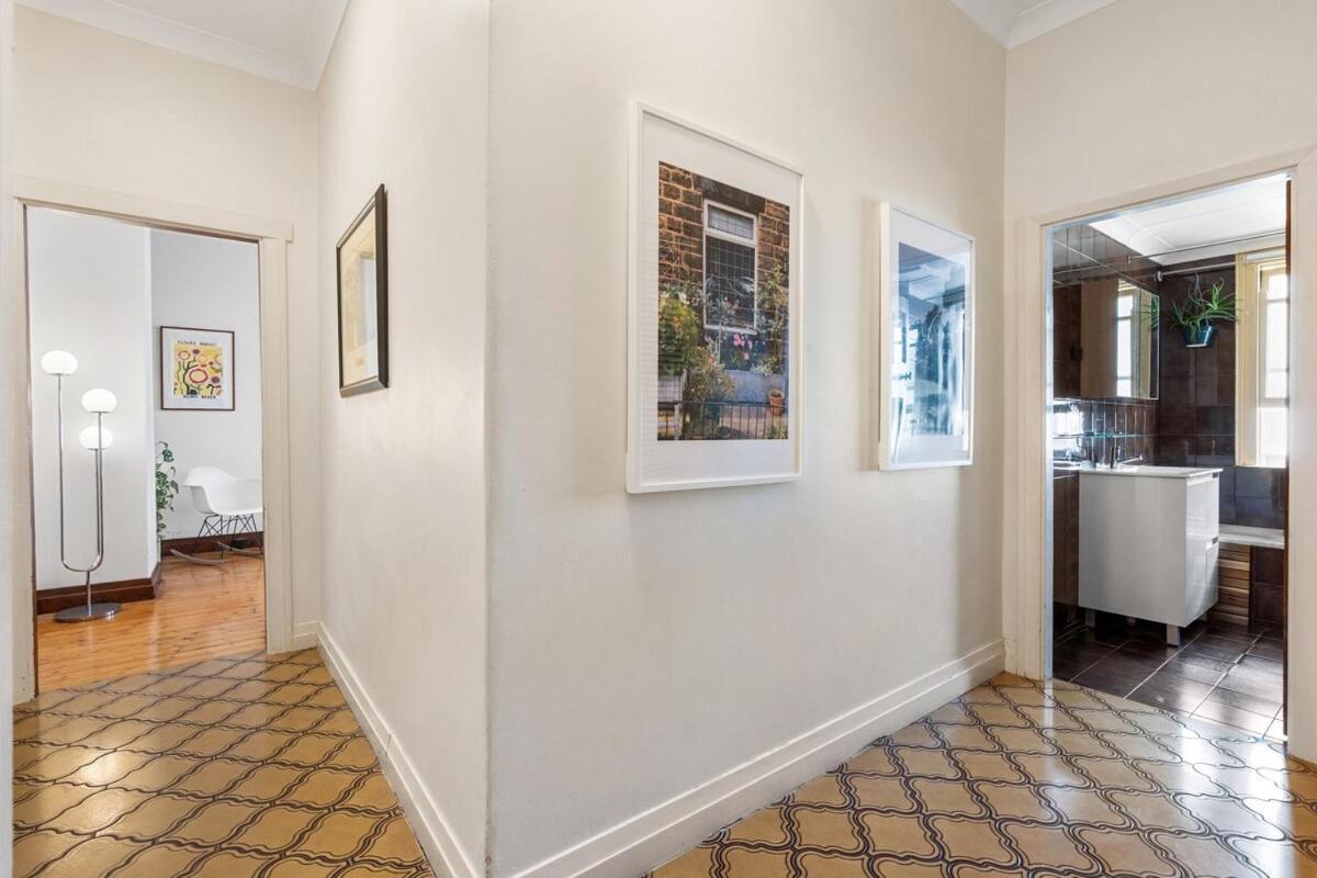 Views, Grand Art Deco 2bed *
