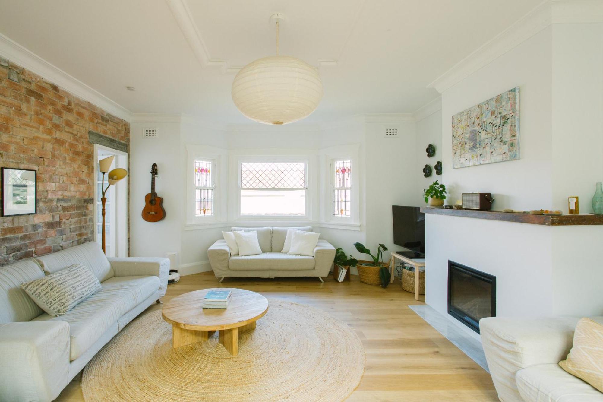 Apartment Spacious 4-bedroom Manly Apartment, Balcony, Bath & Fireplace, 2 Min To *