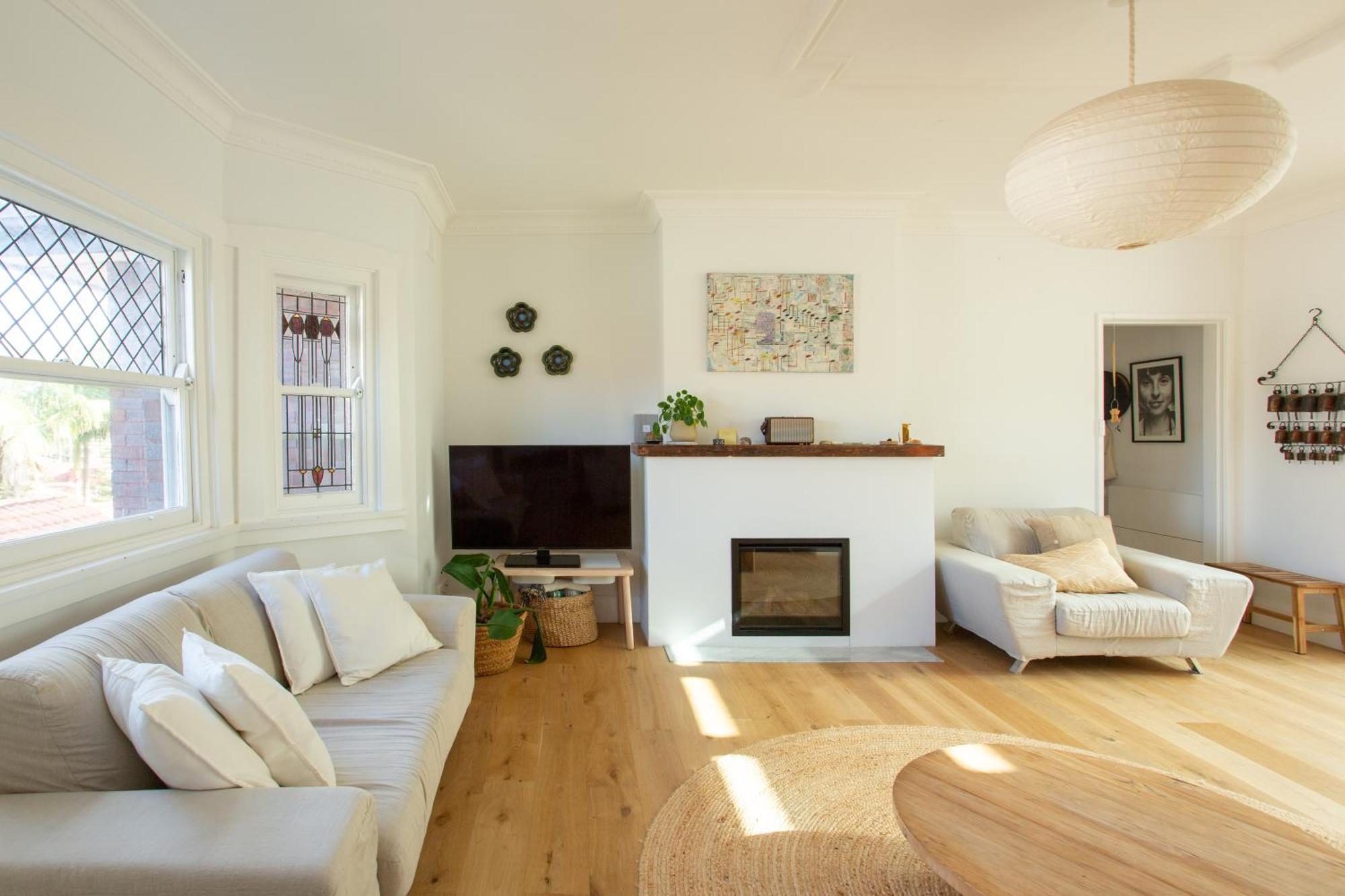 Apartment Spacious 4-bedroom Manly Apartment, Balcony, Bath & Fireplace, 2 Min To *