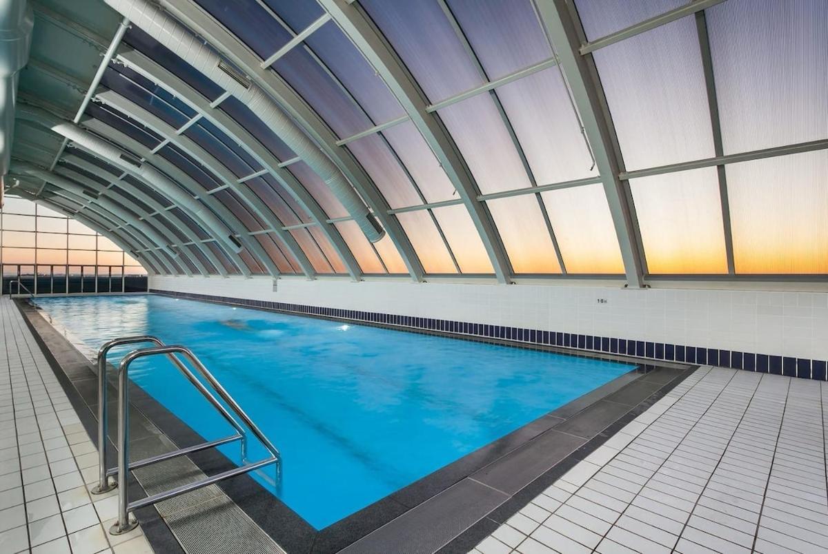 Fireworks, Views, Pool & Parking Sydney