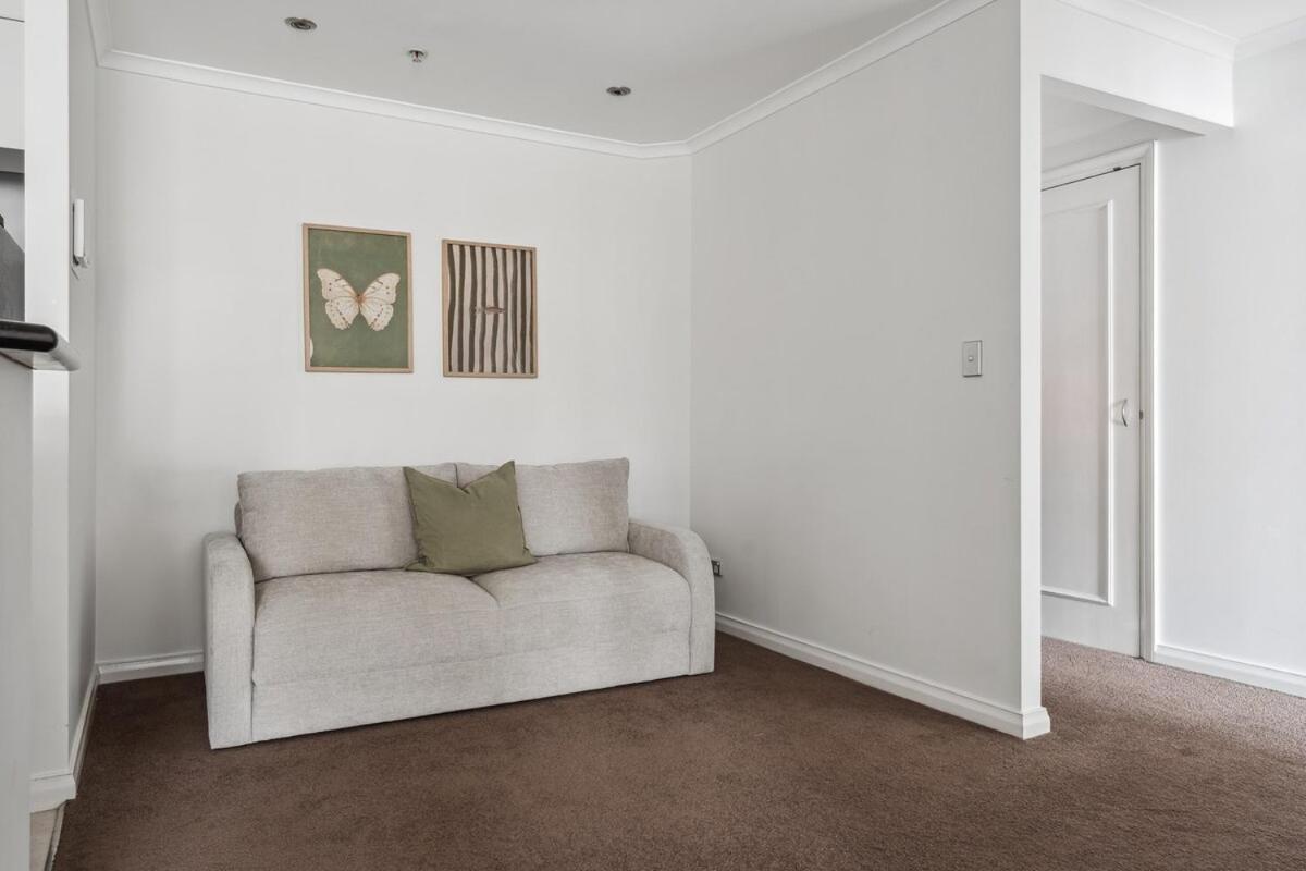 Fireworks, Views, Pool & Parking Apartment