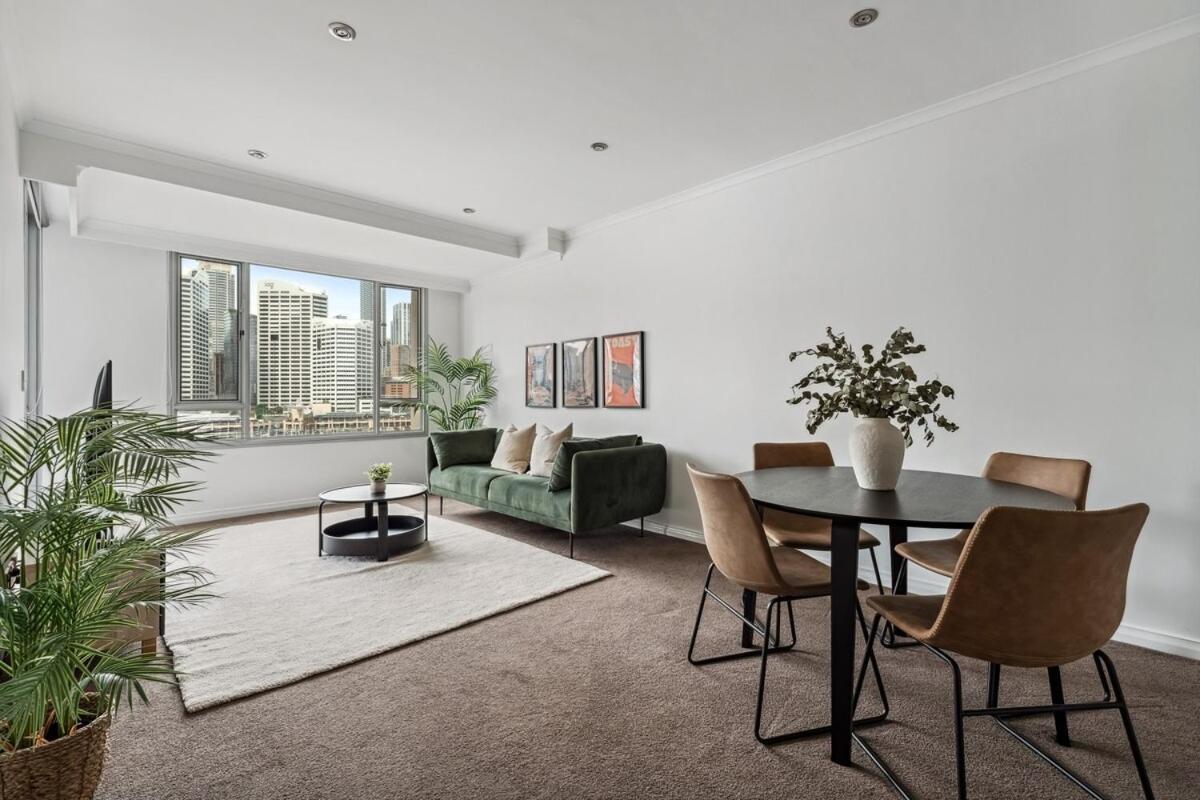 Apartment Fireworks, Views, Pool & Parking Sydney