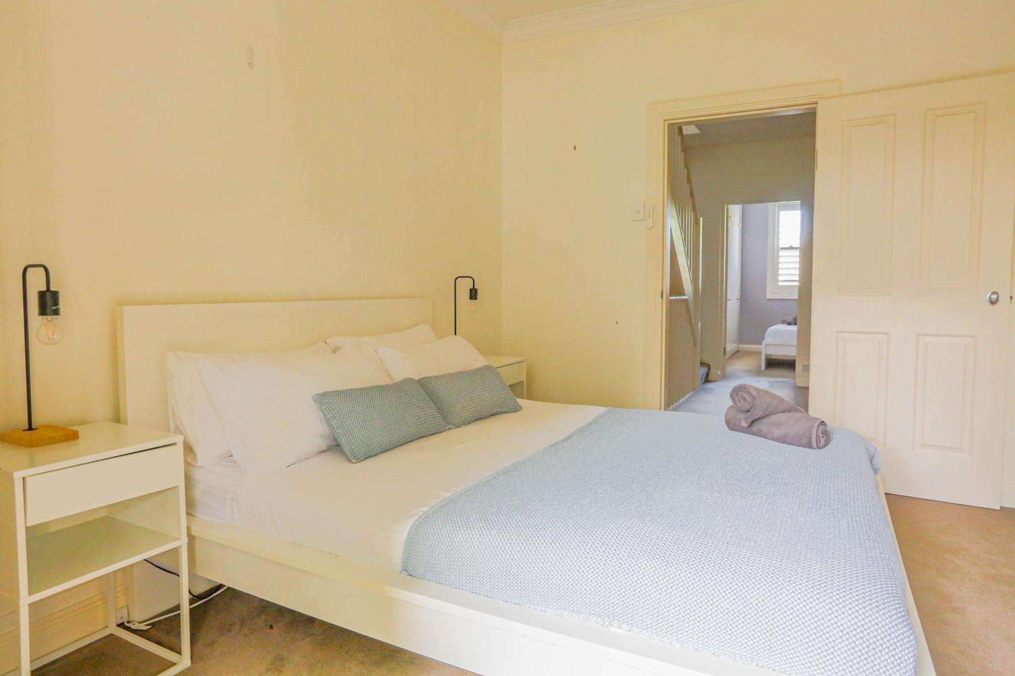 Spacious 3 Bedroom House Glebe With 2 E-bikes Included Sydney