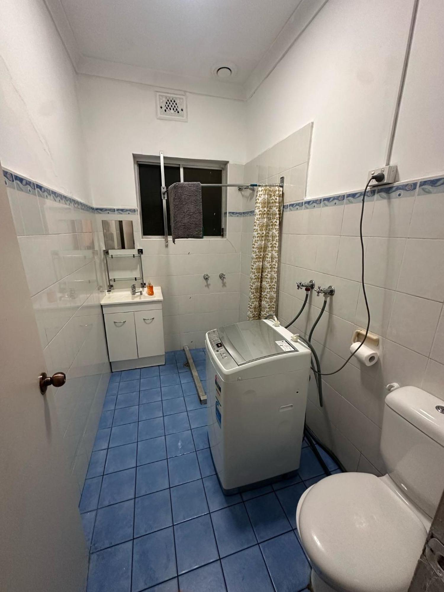 Homestay Spacious Queen In Earlwood - Ew2 Sydney