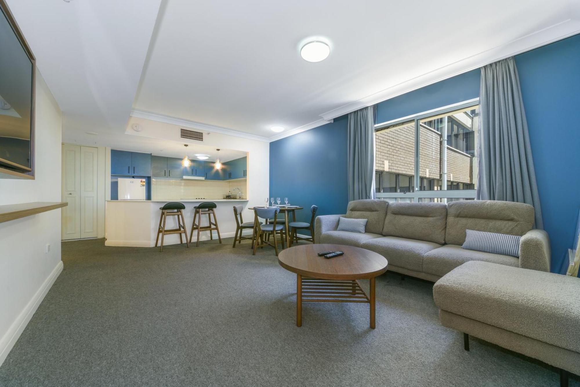 Spacious One-bedroom Or With Balcony
