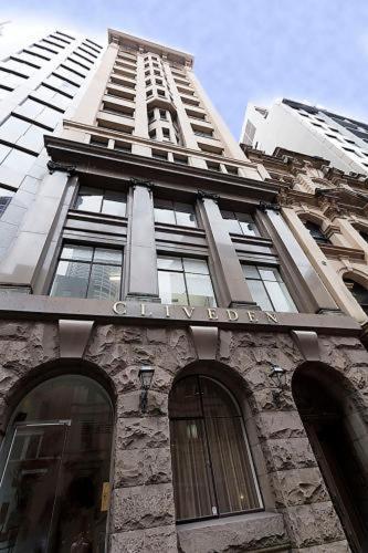 Downtown Cbd Executive With Pool Apartment
