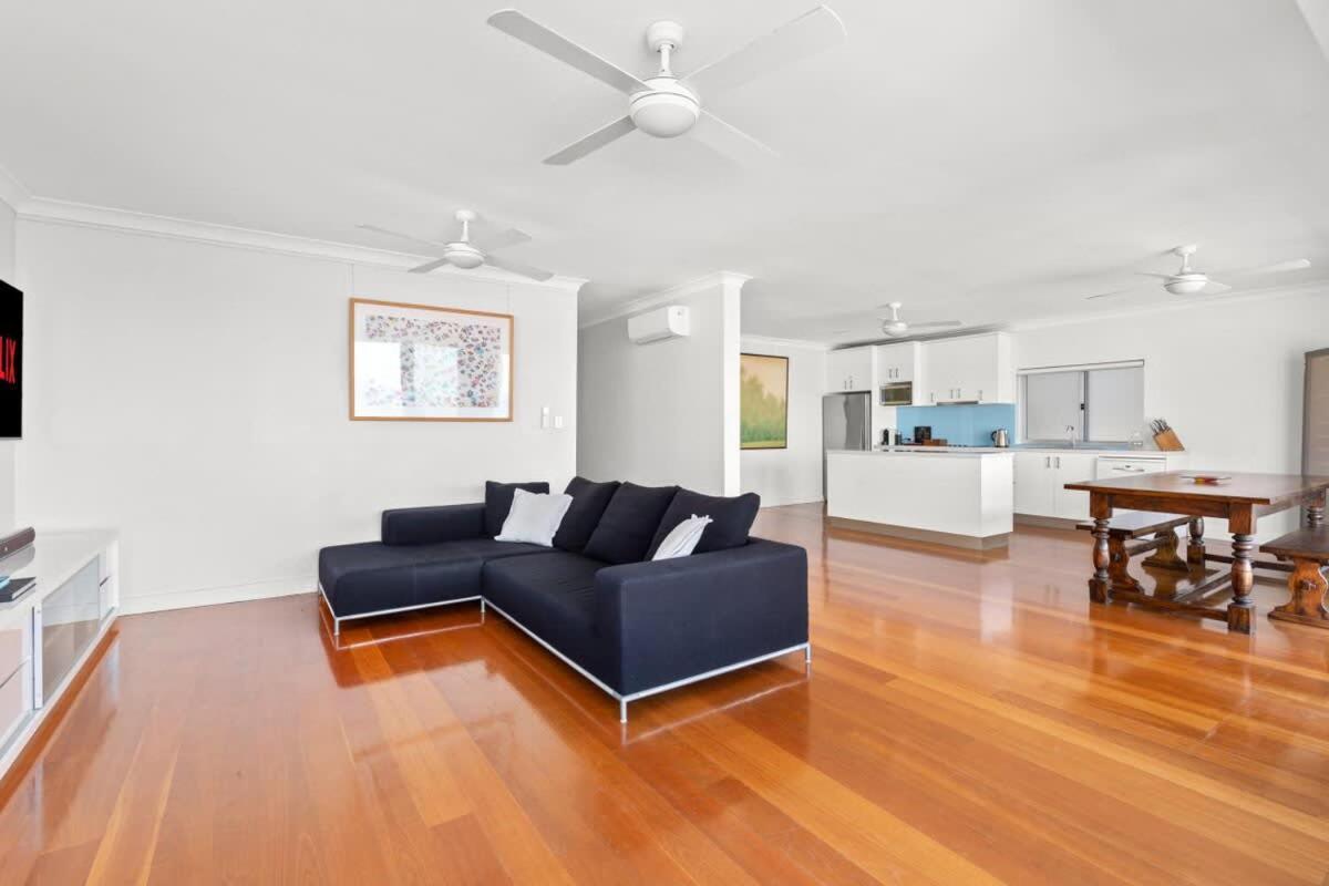 Beachfront Luxury 3 Beds With Ocean View Balcony Sydney