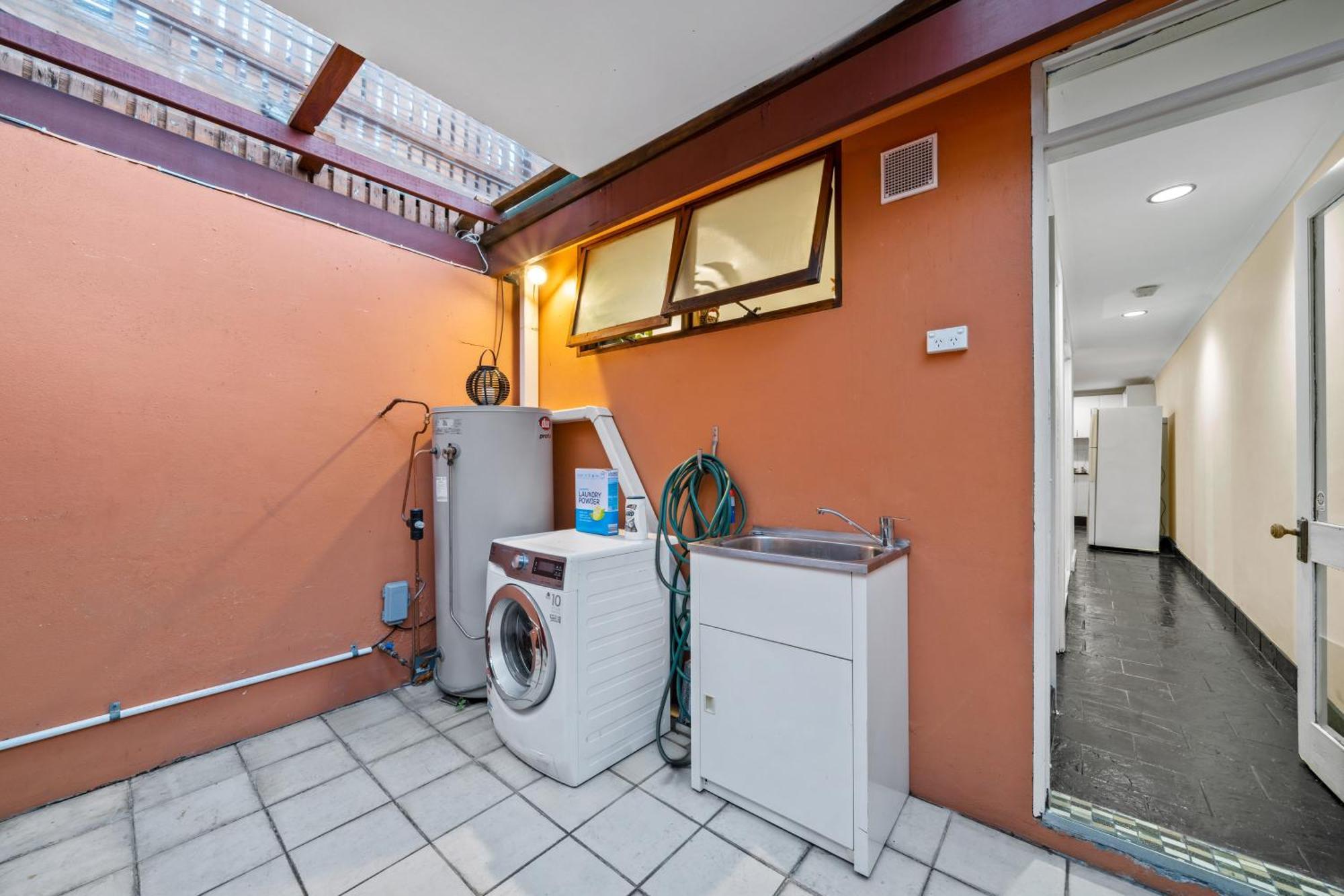 Holiday home Facilitated 4 Bedroom House & Icc&darling Harbour-8 Mins Walk