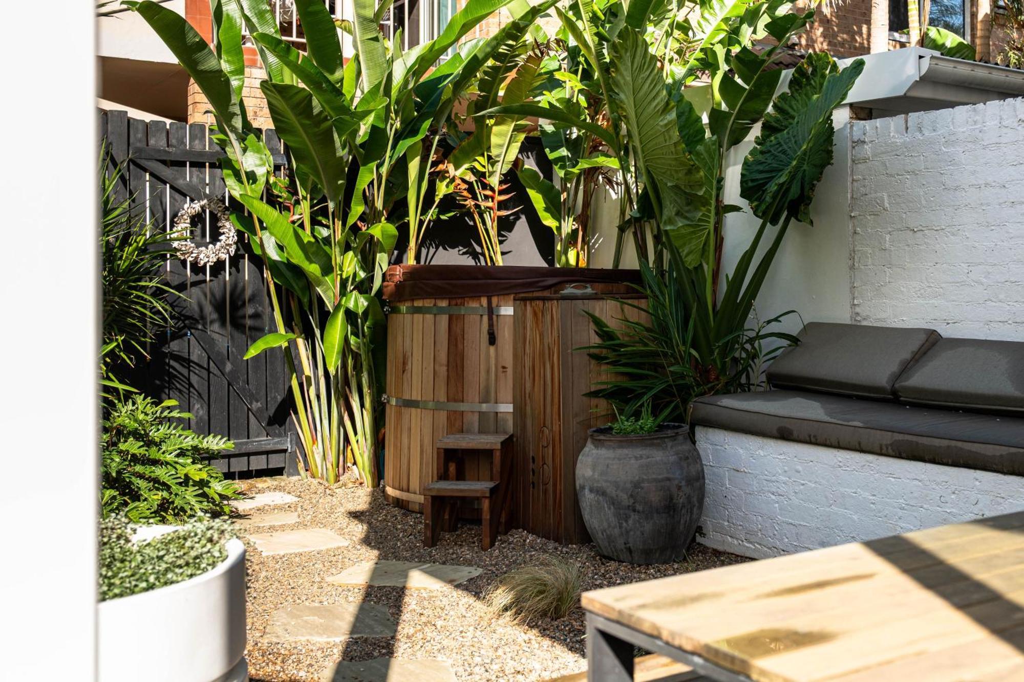 The Manly House - 100 Steps From Manly