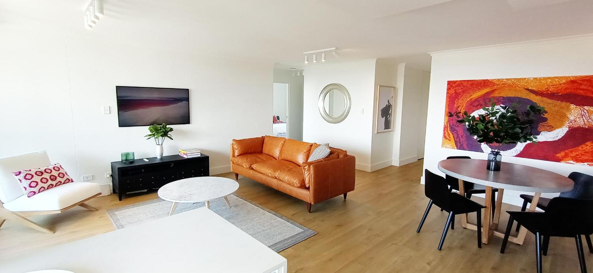 Opera House & Bridge Views Apartment