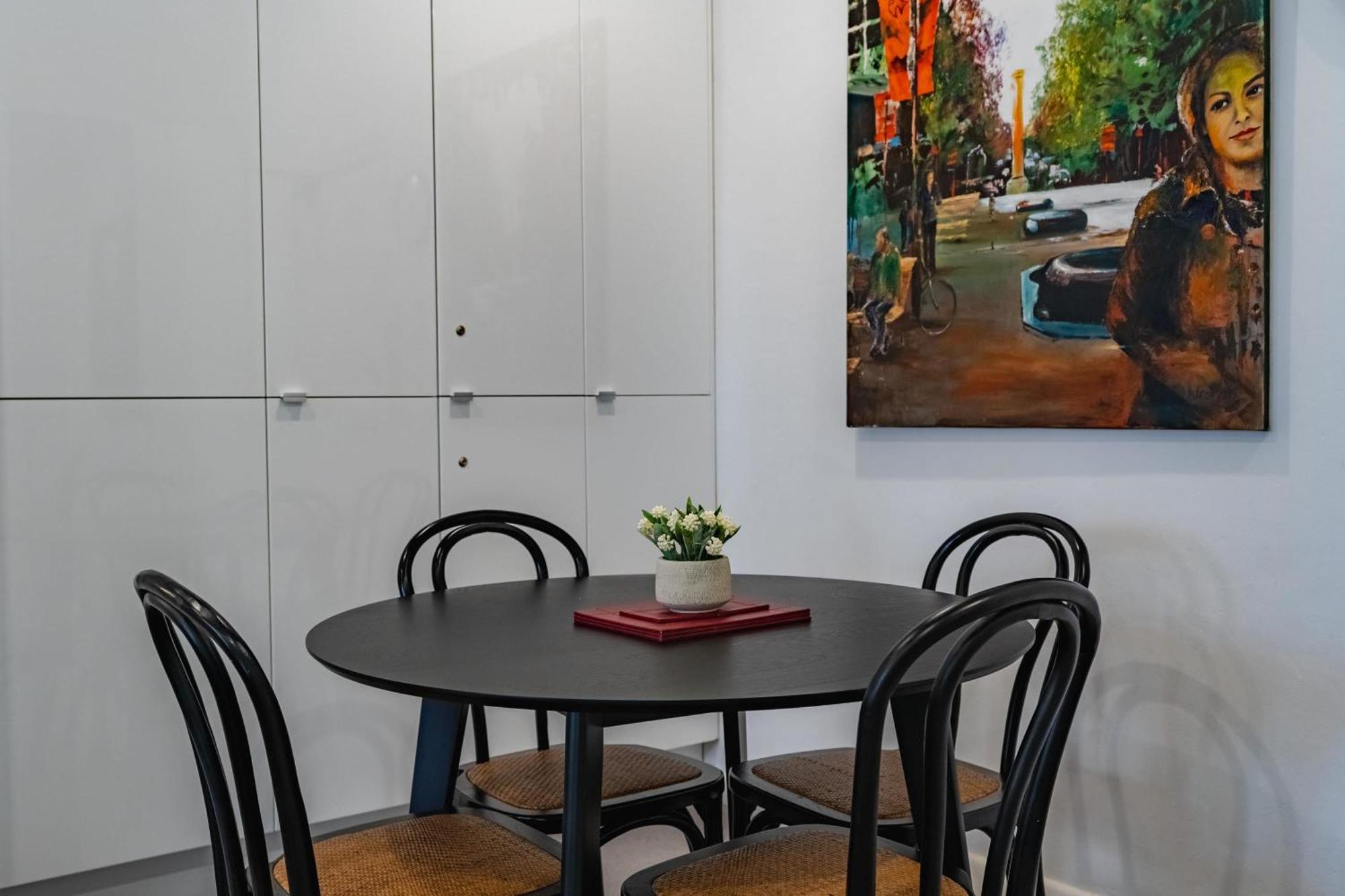 Apartment Long-term Listing - Oversized Potts Point Sydney
