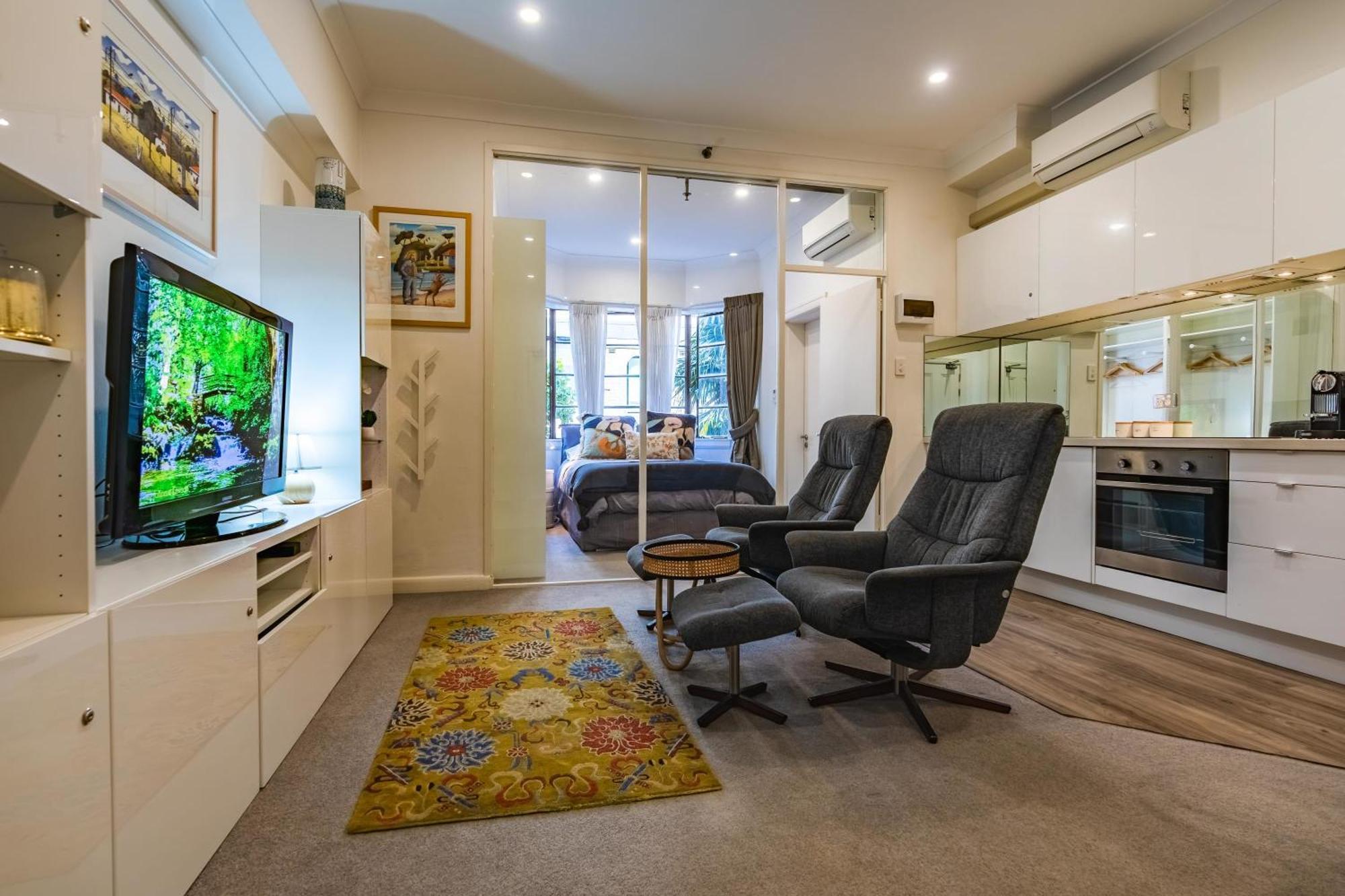 Long-term Listing - Oversized Potts Point Apartment