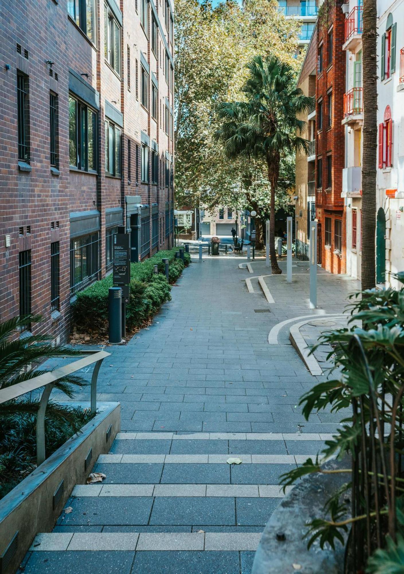 Long-term Listing - Oversized Potts Point Apartment *