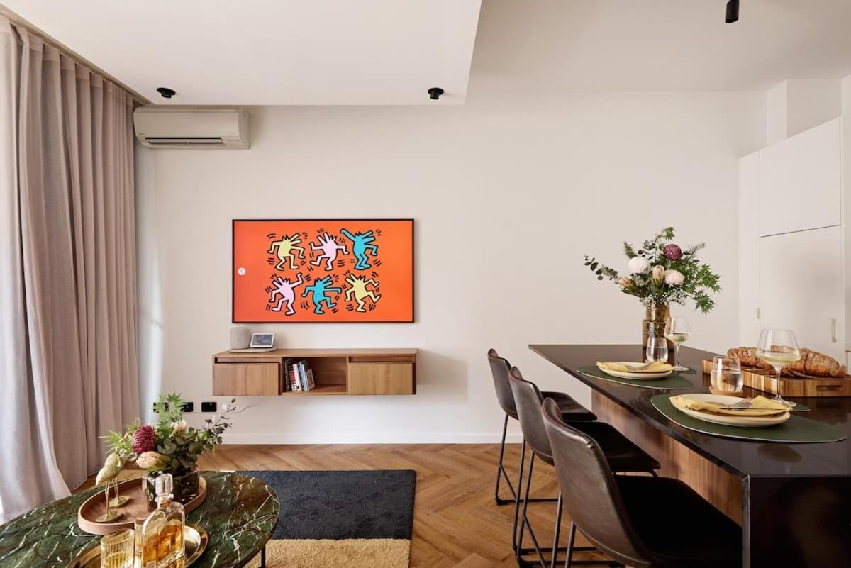 The Brass Flamingo On Oxford Street Apartment Sydney