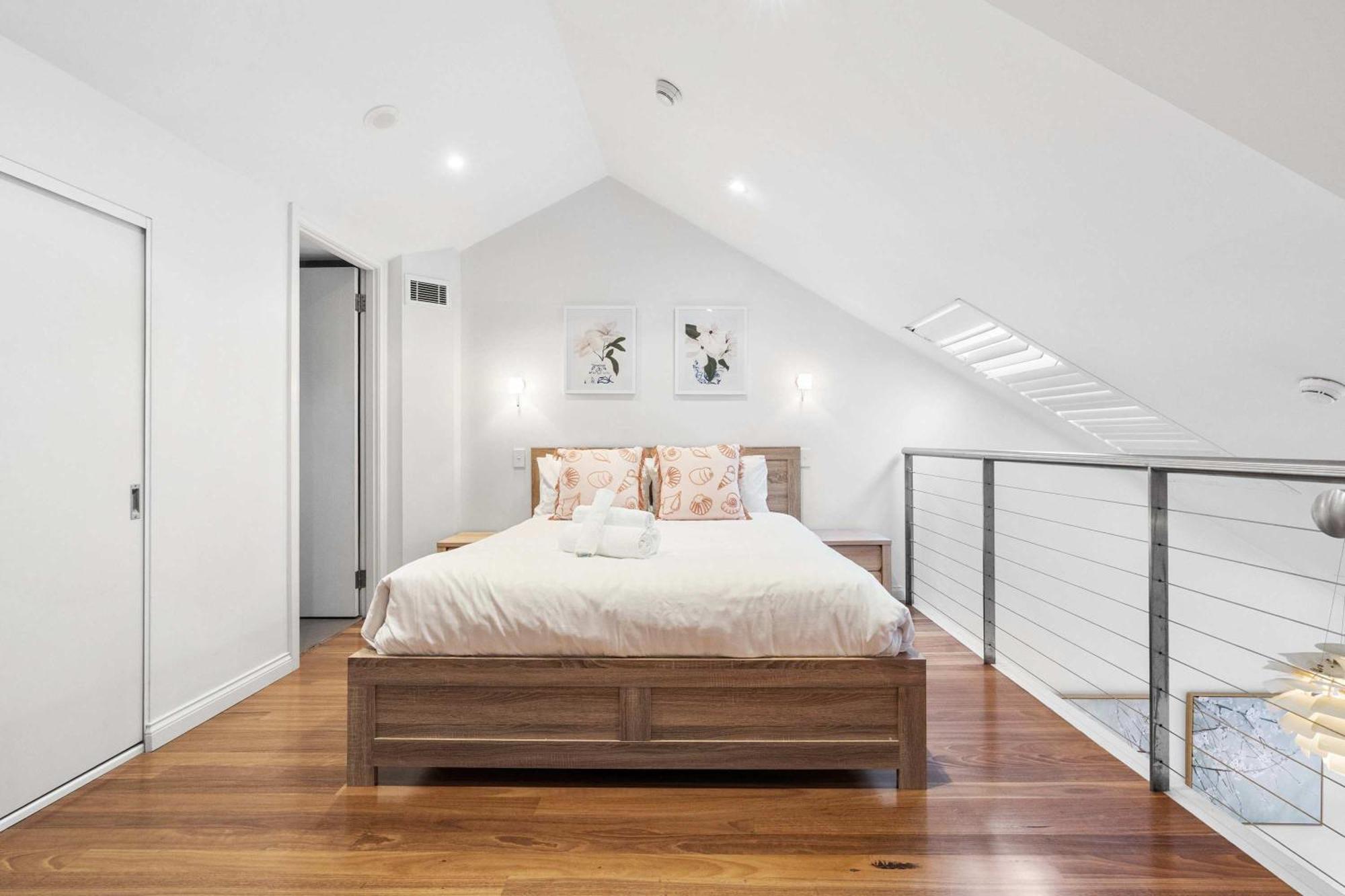 Loft-style Waterfront * Sydney