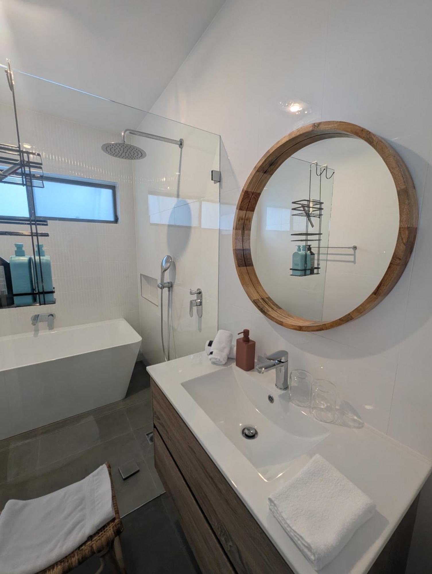 2 Bedroom With Garden Views In * Sydney
