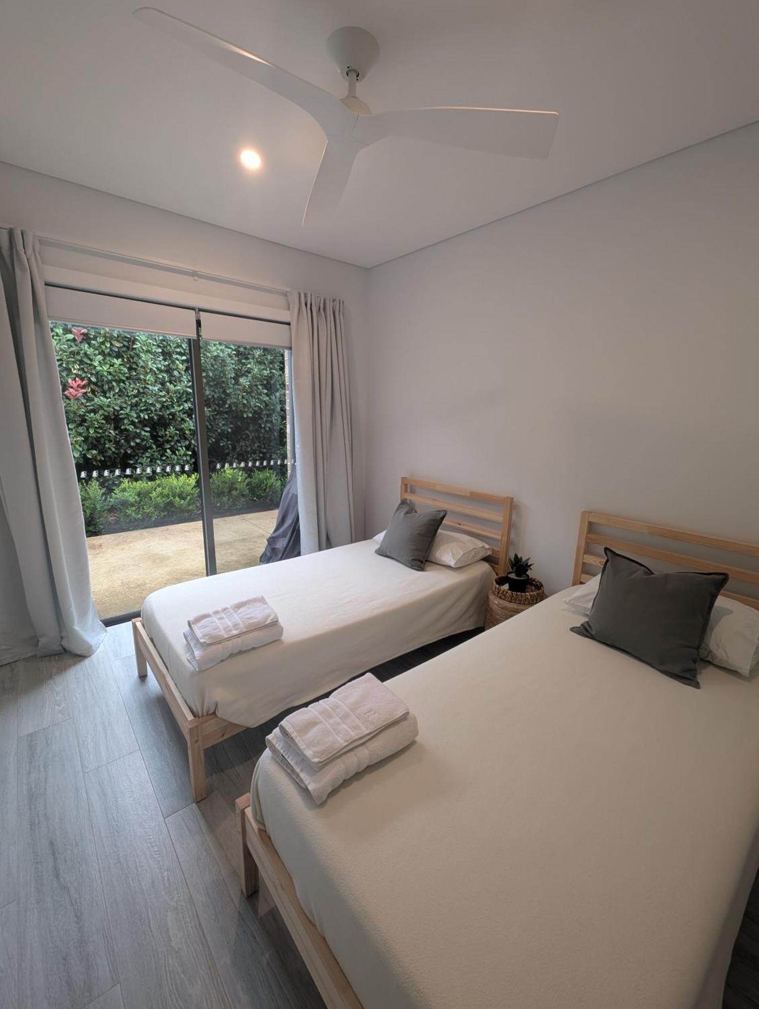 2 Bedroom With Garden Views In Guest house
