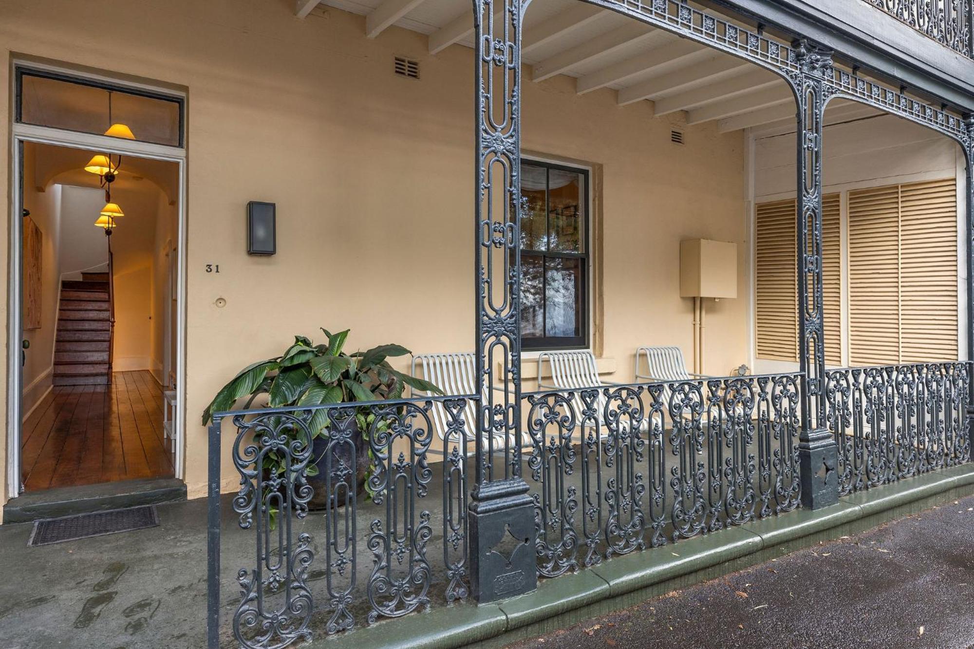 Apartment Luxury Harbourside Living With Rich Historic Charm