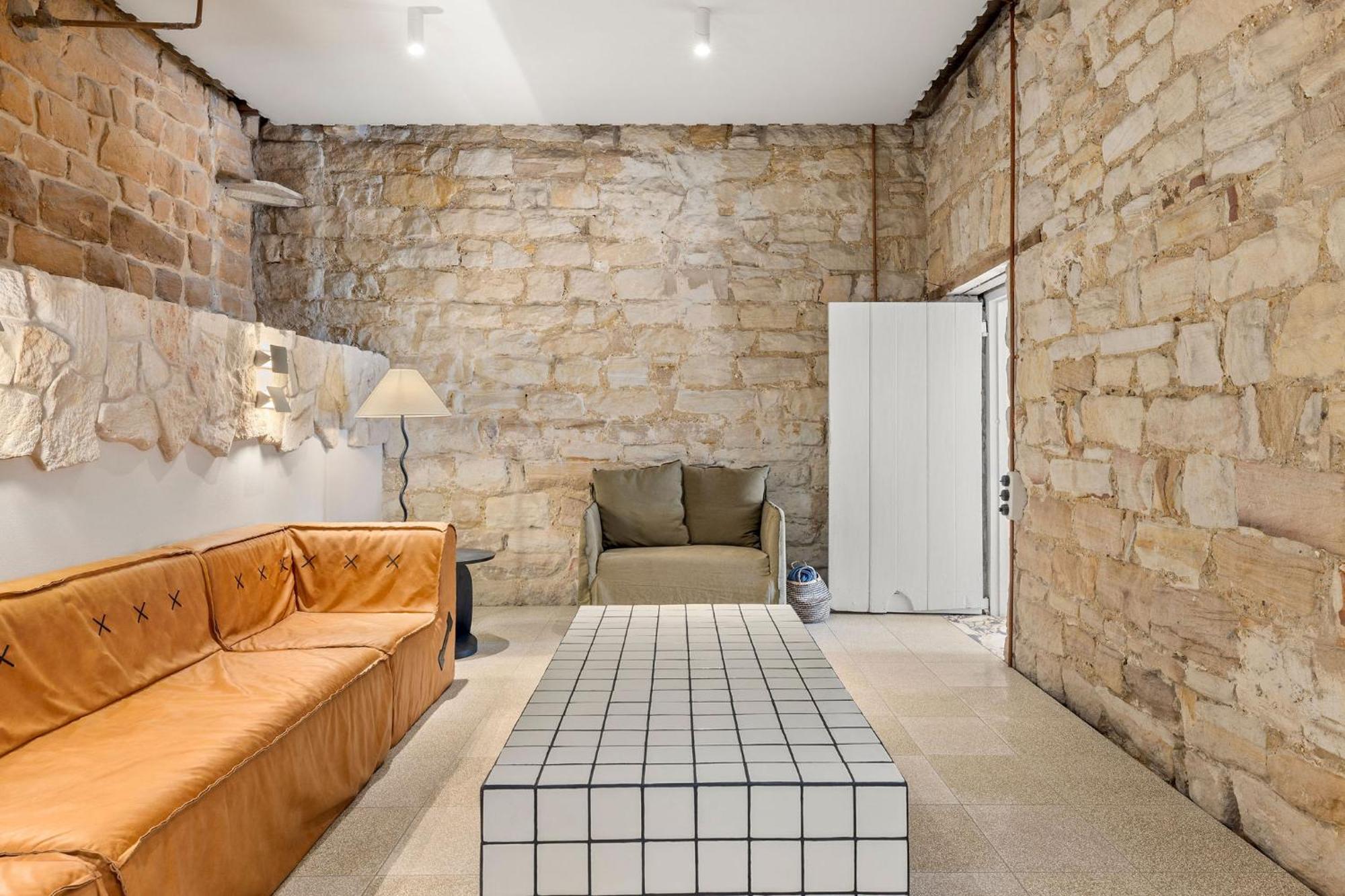Luxury Harbourside Living With Rich Historic Charm Apartment
