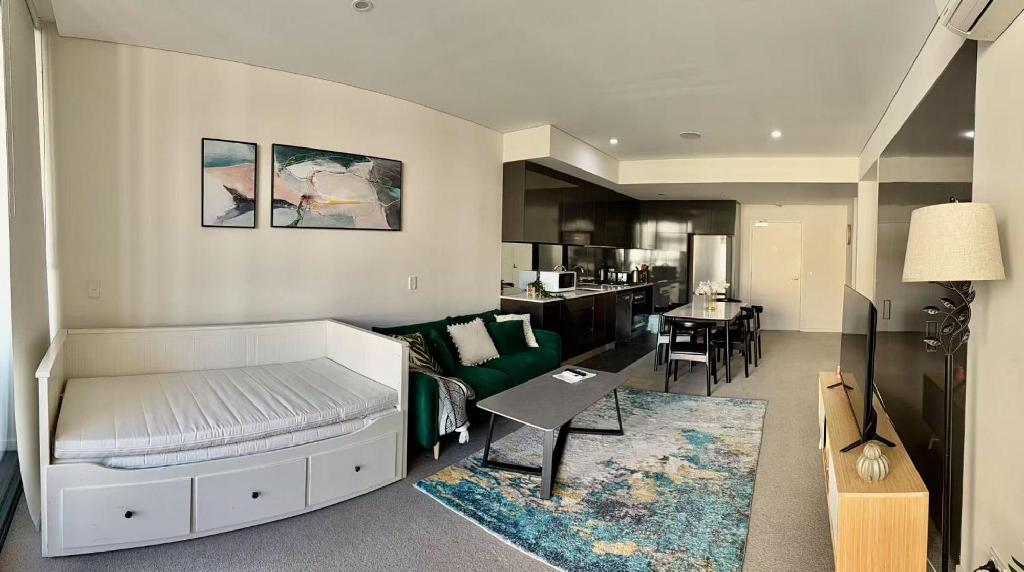 Wentworth Point Modern 2br With Large Belcony Apartment