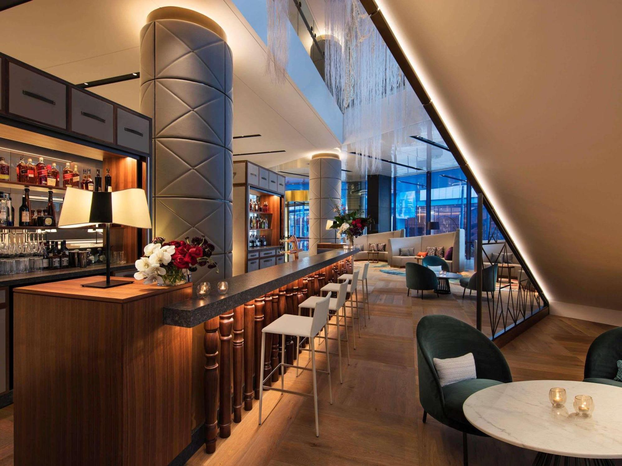 Sofitel Darling Harbour Hotel 5*