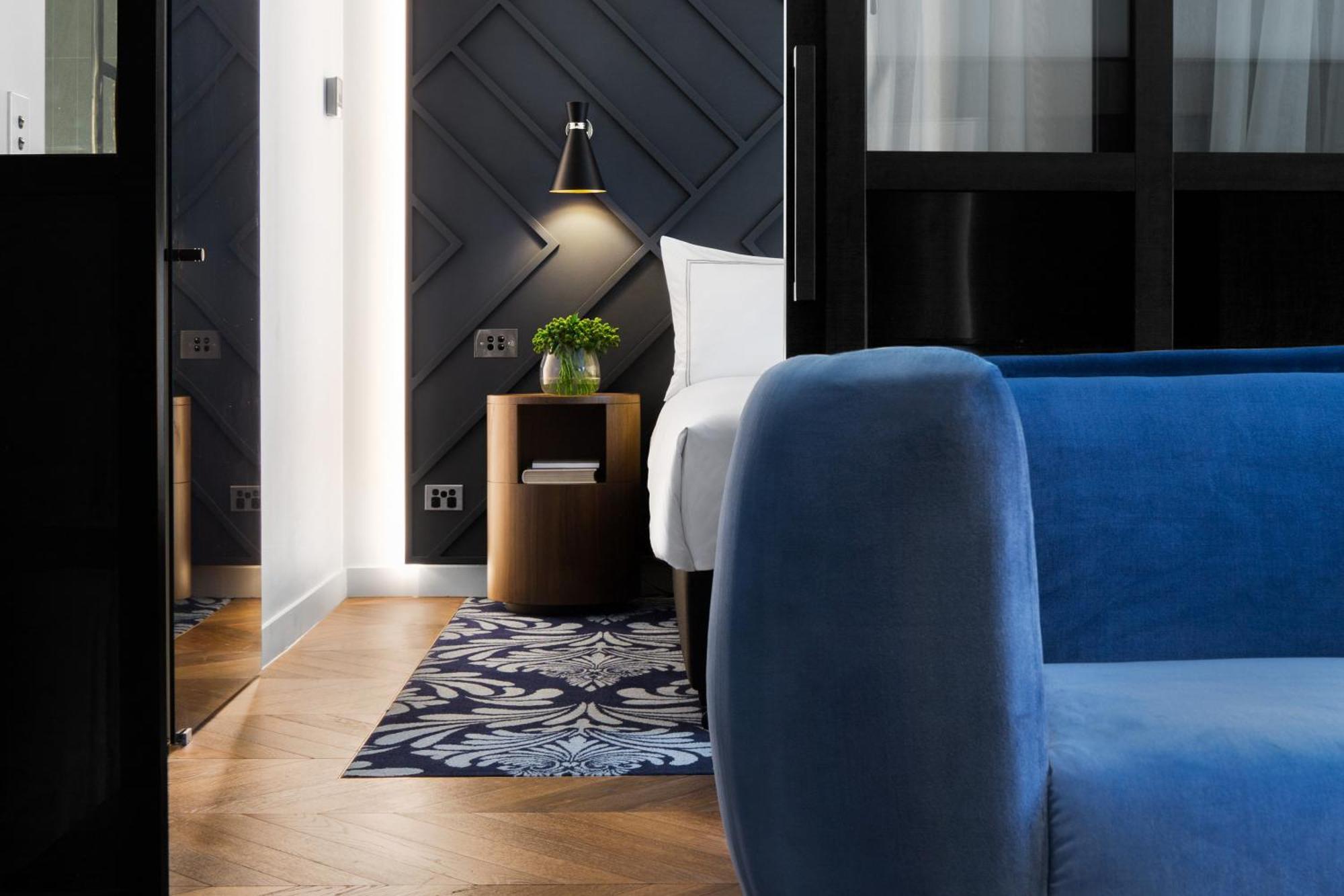 West Sydney, Curio Collection By Hilton