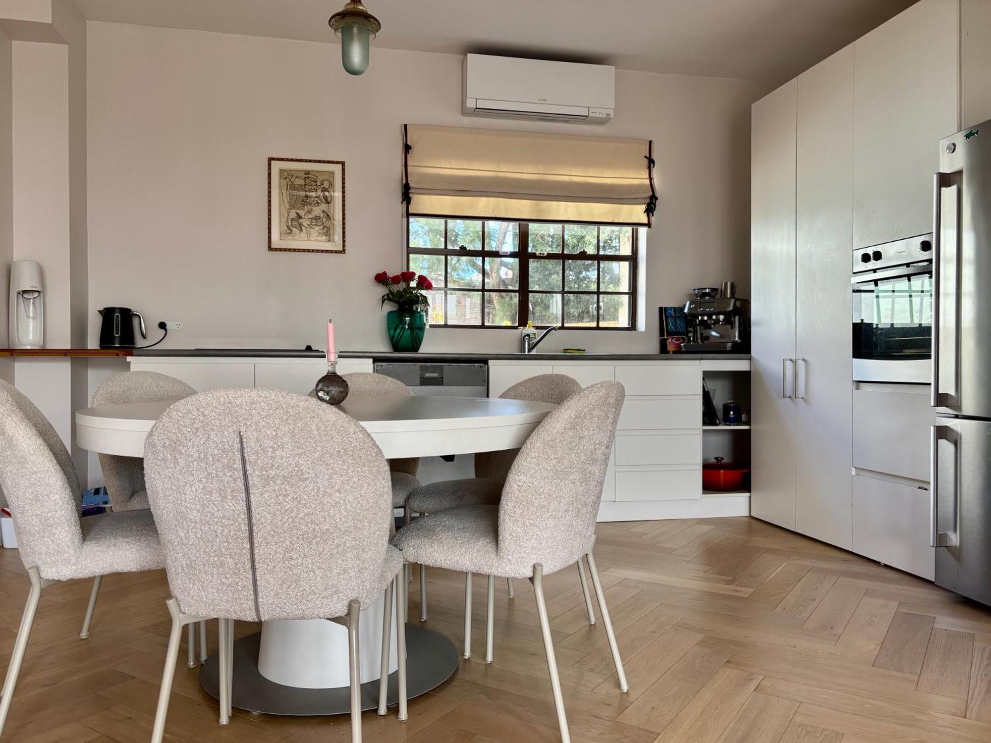 Holiday home Beautiful With Views Sydney