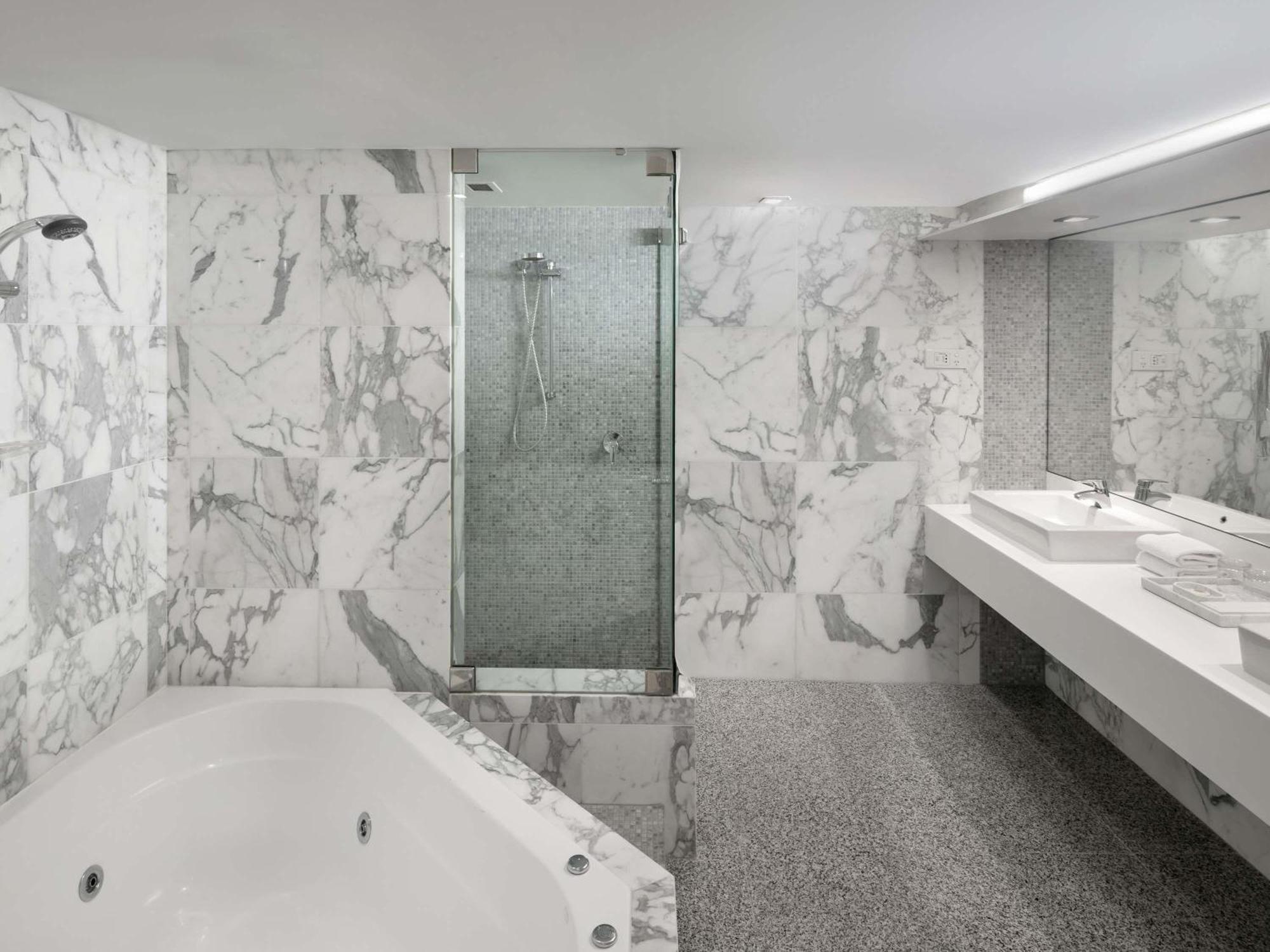 The Boulevard Hotel 4*