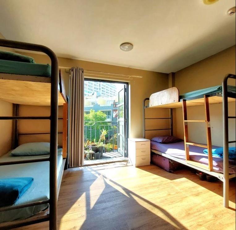 Hostel Boardrider Backpackers And Budget *