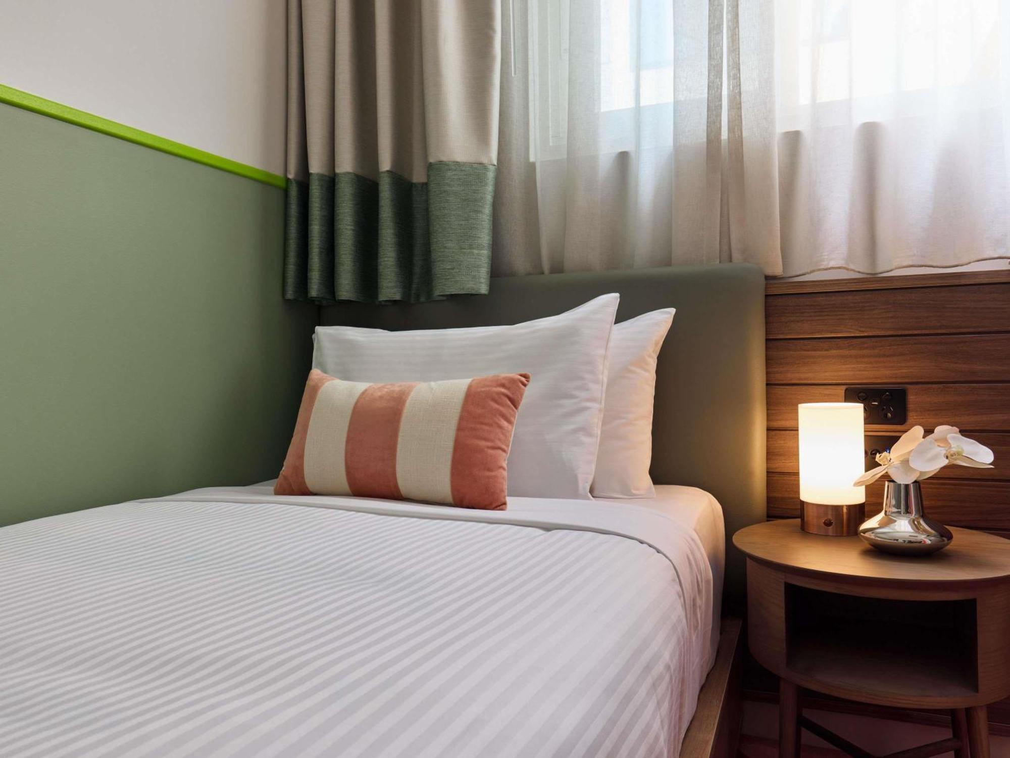 The Clarence 4* Sydney