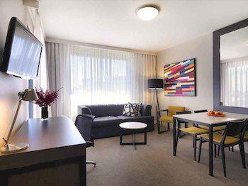 Adina Airport 4*