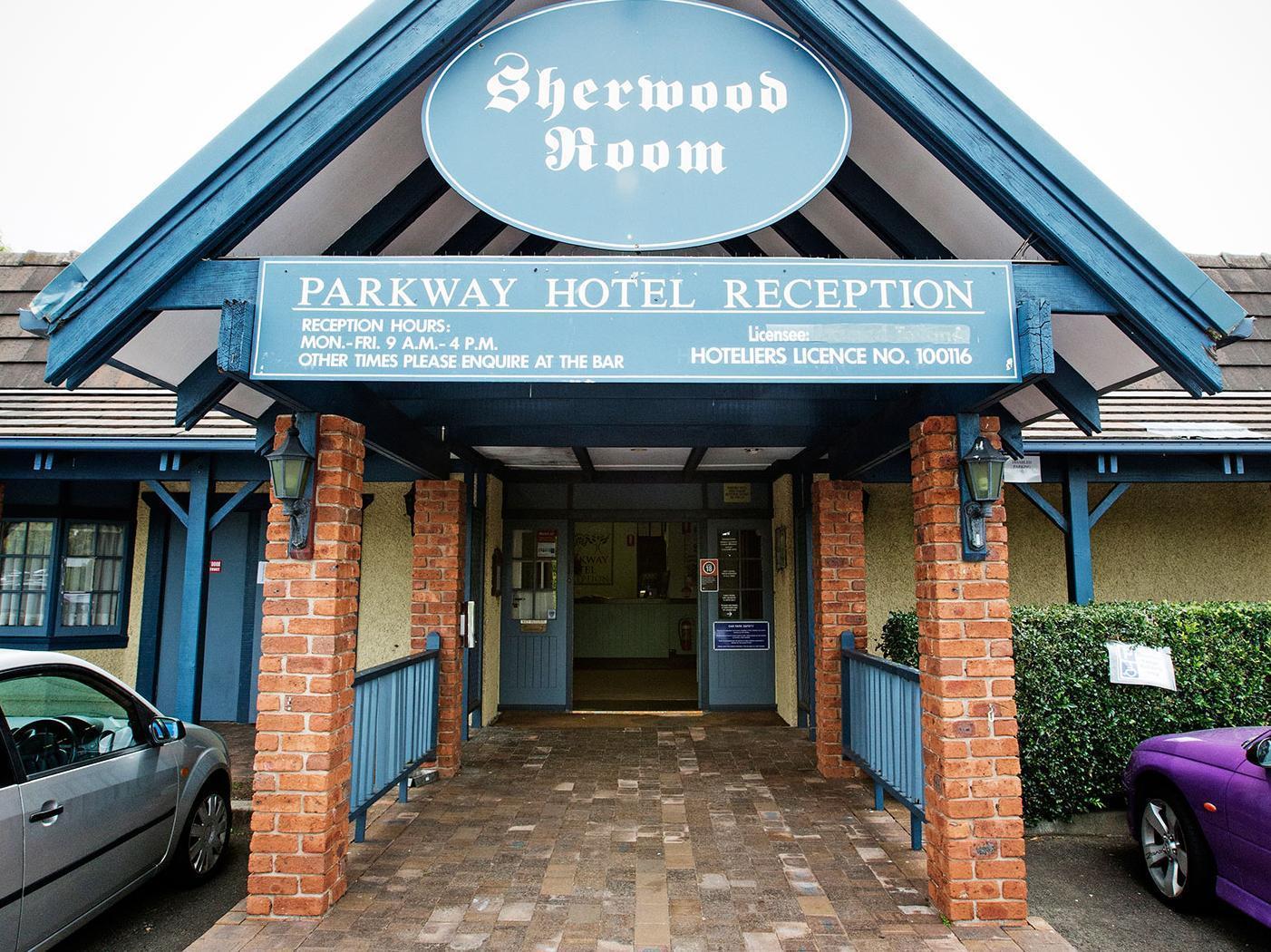 Inn Parkway 2*