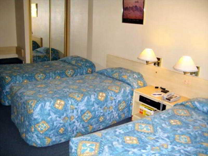 Devere Sydney