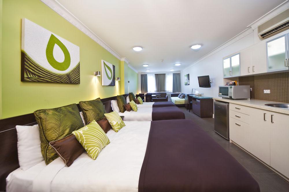 Hyde Park Hotel