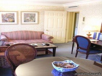 Hotel Oaks Trafalgar