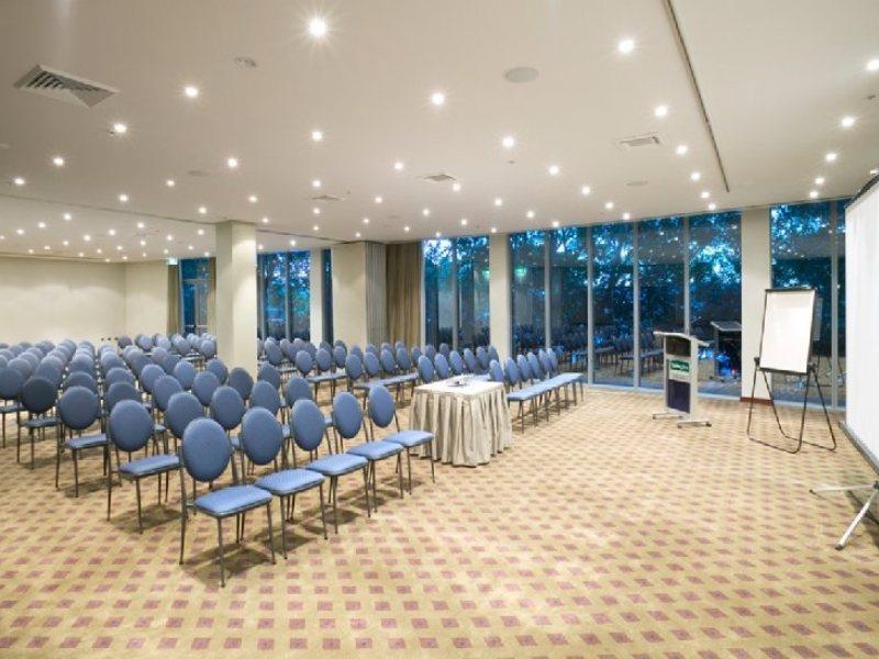 Hotel Crowne Plaza Airport By Ihg